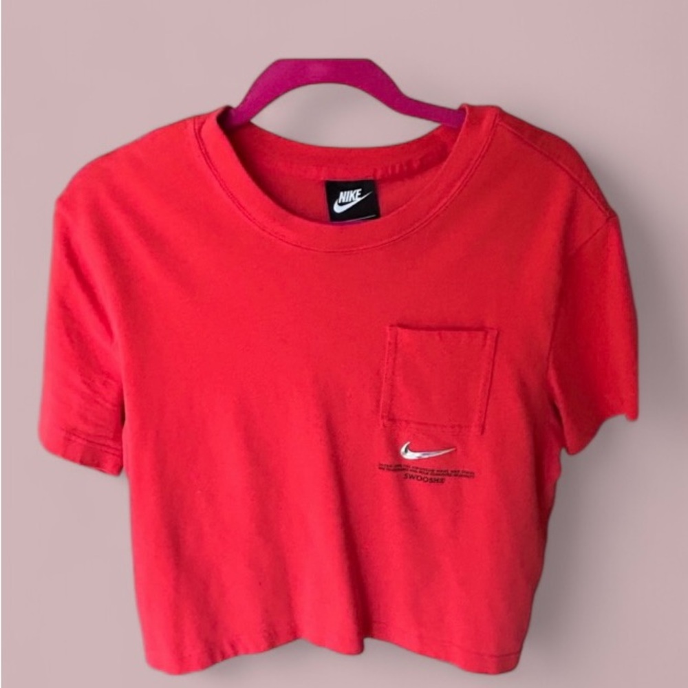 Nike boxy cropped top, size M